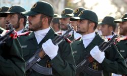 "حرب نفسية".. إيران تنفي مقتل عناصر من الحرس الثوري في اليمن